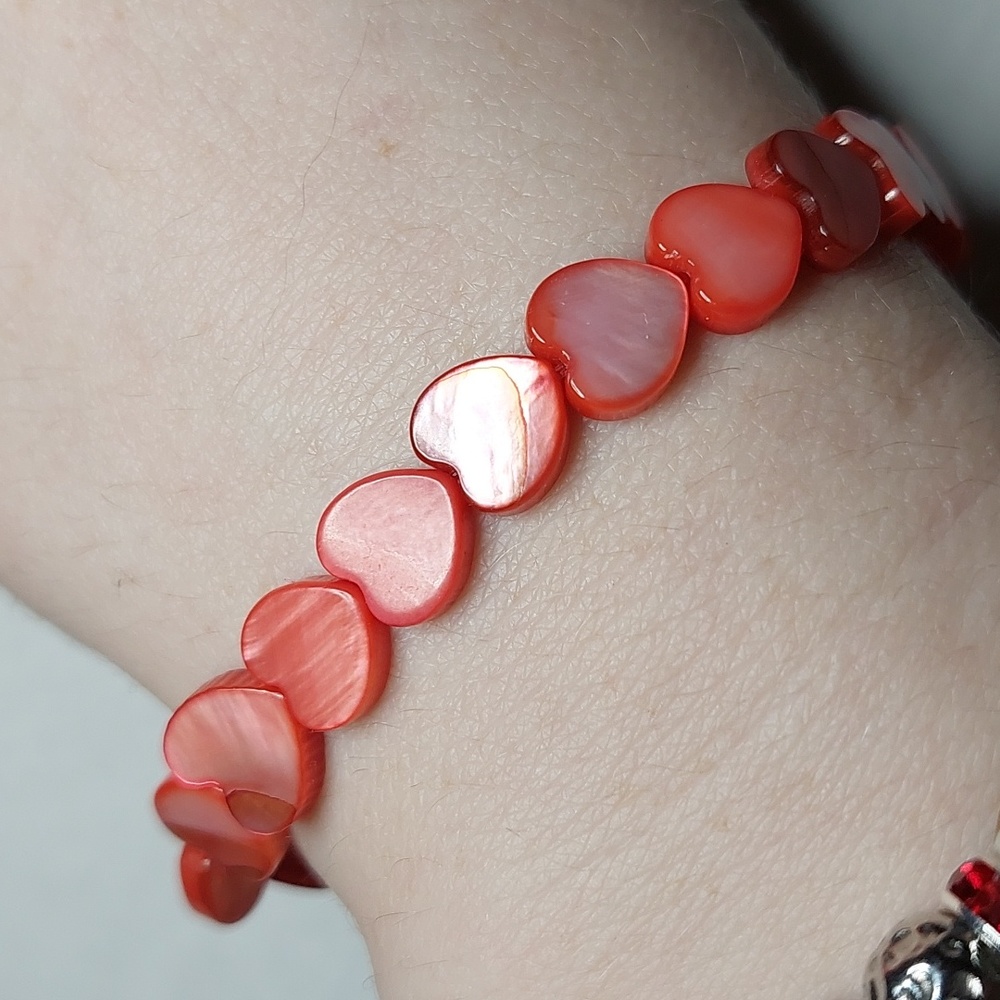 Dyed Orange River Shell heart bead bracelet